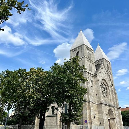 West Budapest Apartman Bagian luar foto