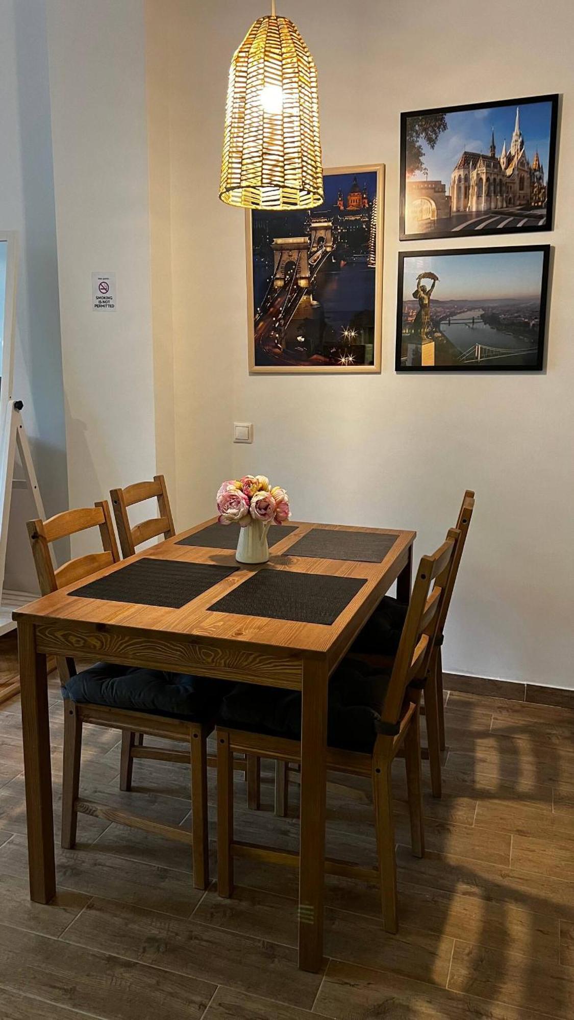 West Budapest Apartman Bagian luar foto