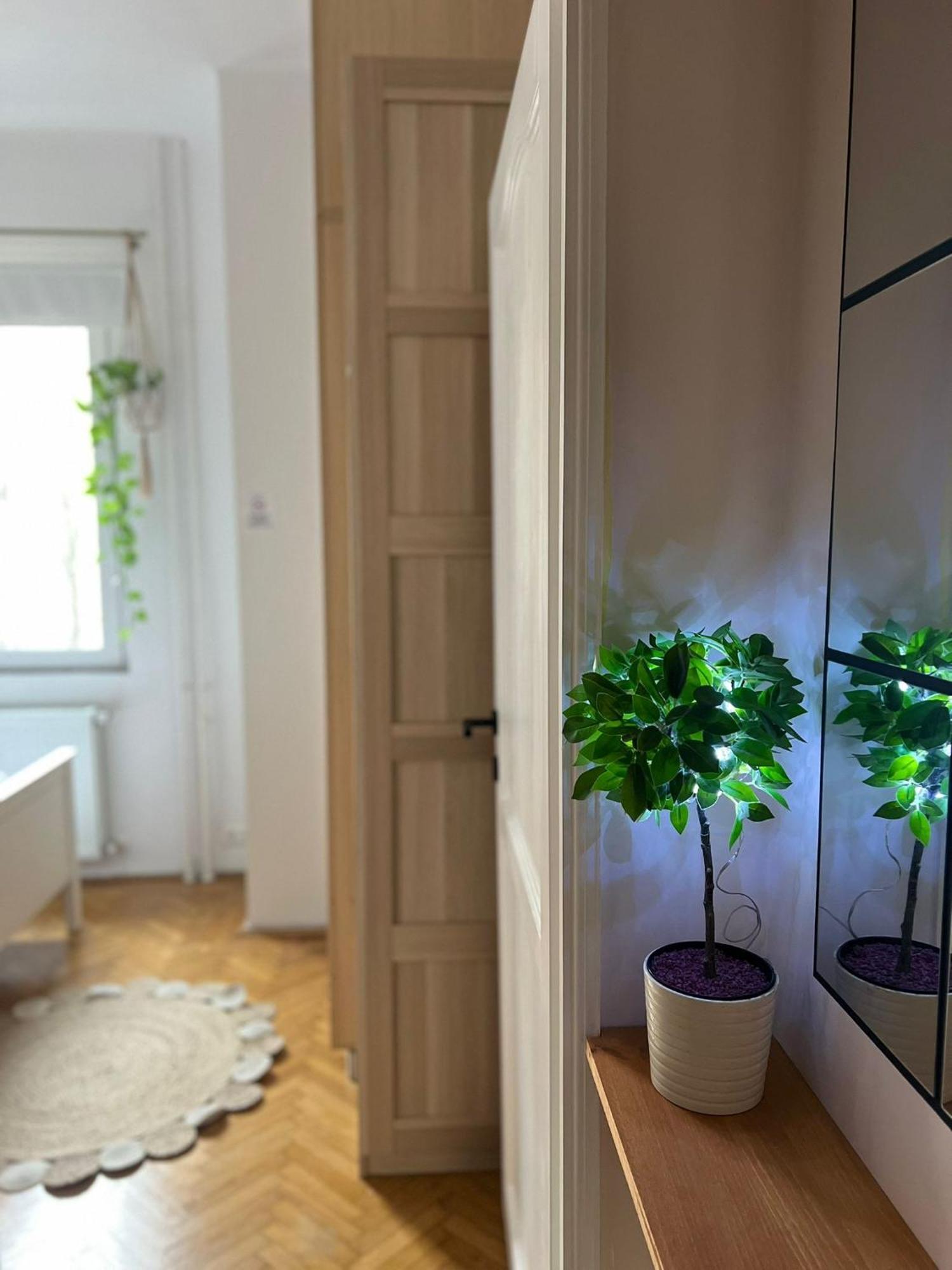 West Budapest Apartman Bagian luar foto